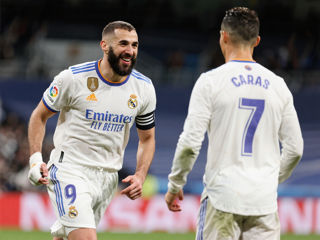 本泽马闪耀逆转!C罗陷绝望 领先优势难撼动 本赛季的表现无疑让本泽马成为了皇马最亮眼